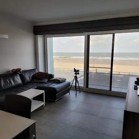 Appartement 105 Op Zeedijk Met Frontaal Zeezicht 1ste Verdiep