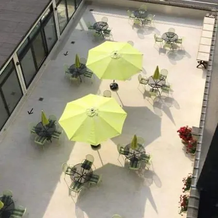 105 Op Zeedijk Met Frontaal Zeezicht 1ste Verdiep * ميدل كيرك