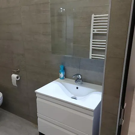 105 Op Zeedijk Met Frontaal Zeezicht 1ste Verdiep *